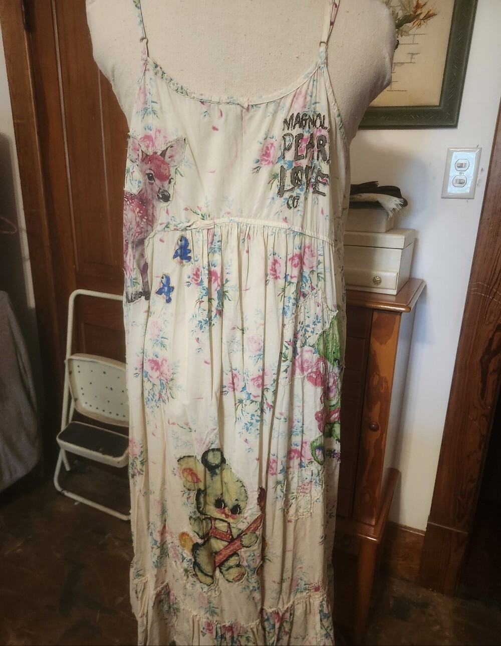 Magnolia Pearl Cotton Appliqued Dress - Picture 2 of 10